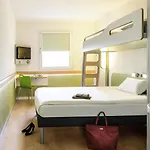 Ibis Budget *