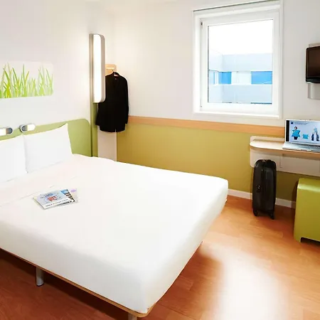 Ibis Budget *