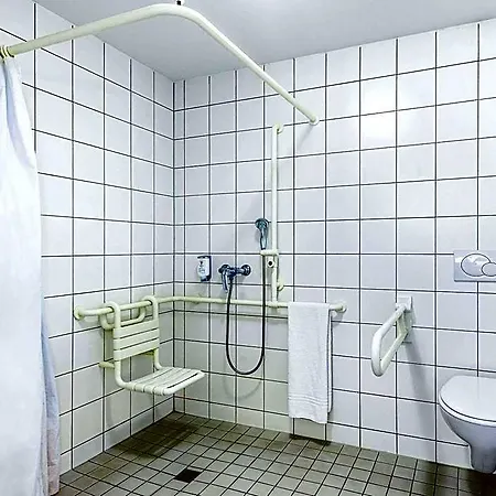 Ibis Budget Hotel *