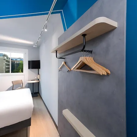 Ibis Budget *