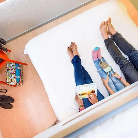 Ibis Budget Отель *